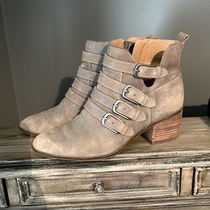 Lucky Brand Buckle Booties size 38/8 Greige/grey/tan suede